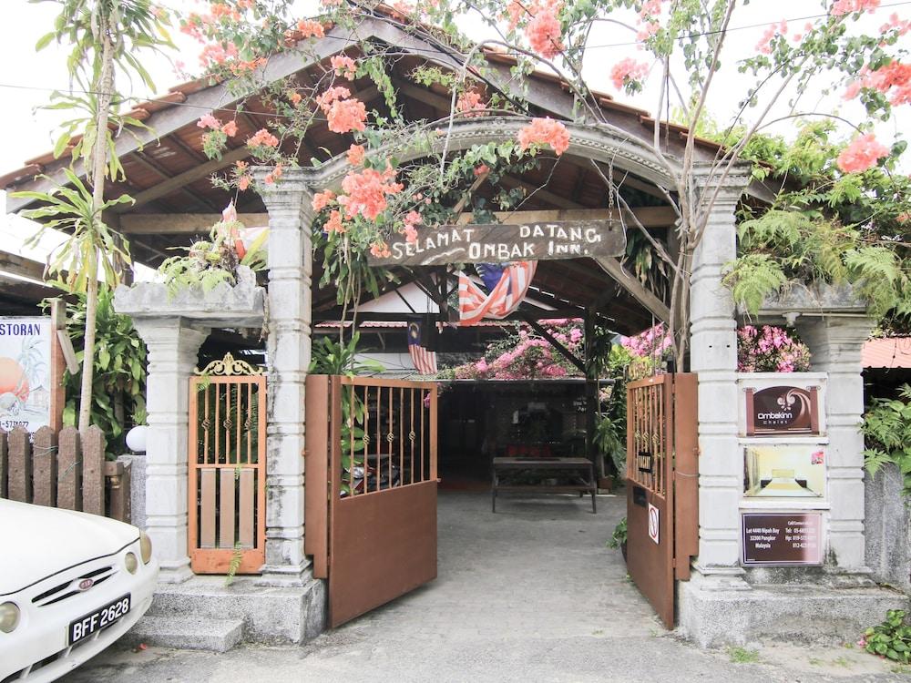 Ombak Inn Chalet Kampung Teluk Nipah Extérieur photo