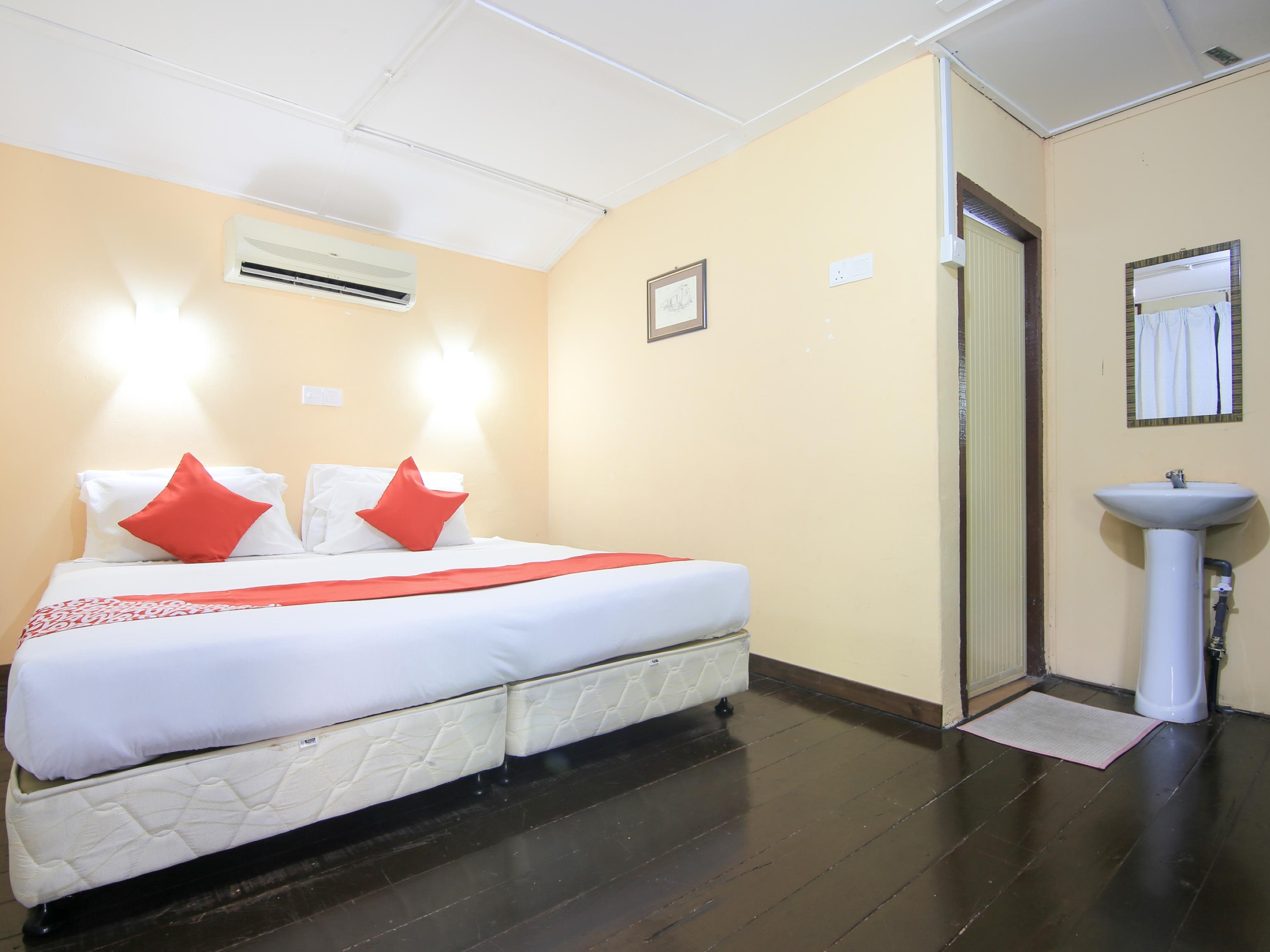Ombak Inn Chalet Kampung Teluk Nipah Extérieur photo