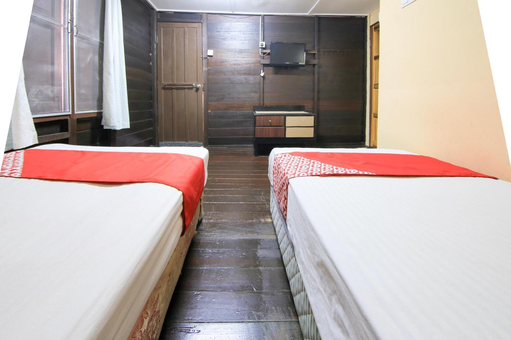 Ombak Inn Chalet Kampung Teluk Nipah Extérieur photo