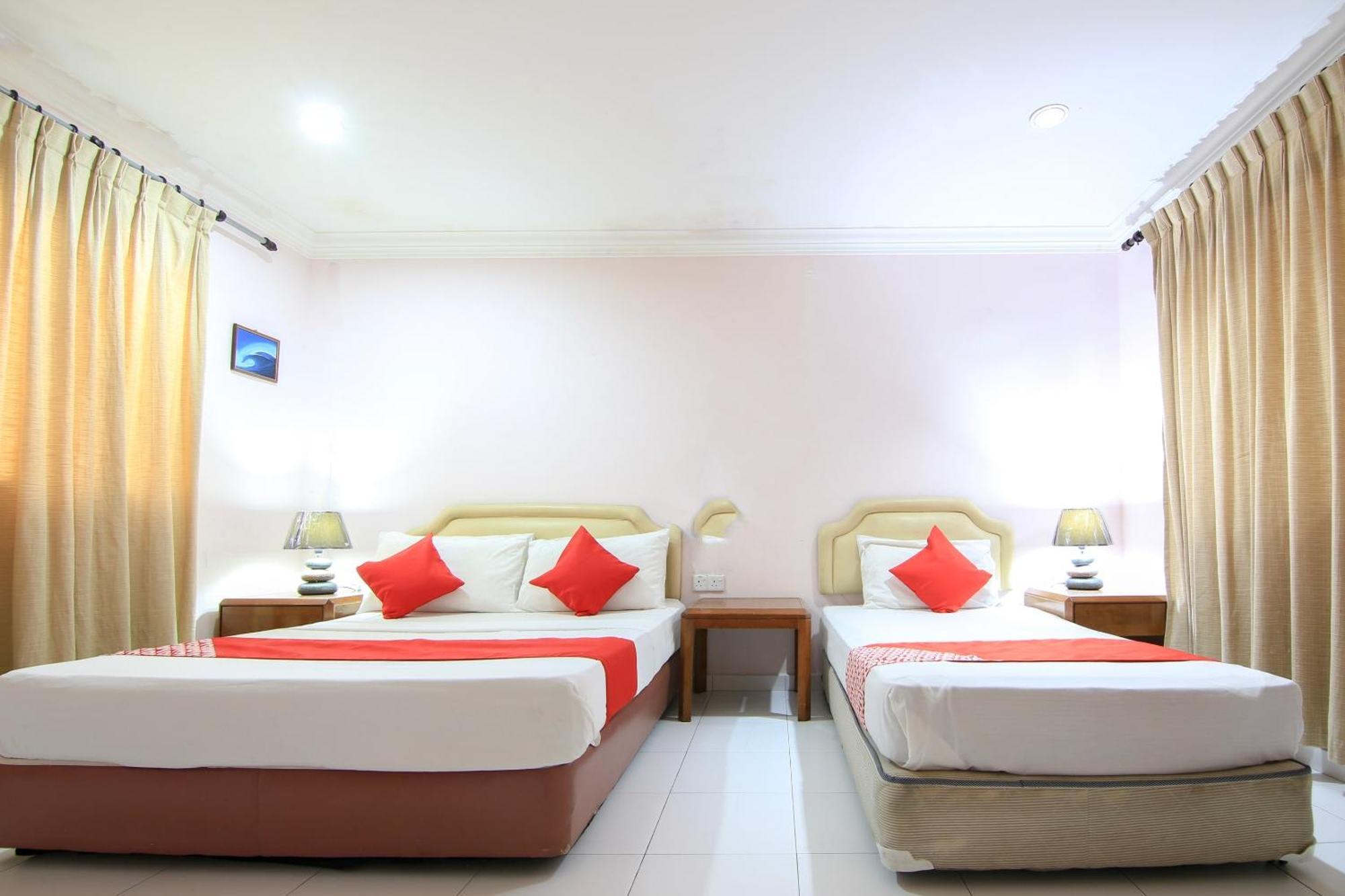 Ombak Inn Chalet Kampung Teluk Nipah Extérieur photo