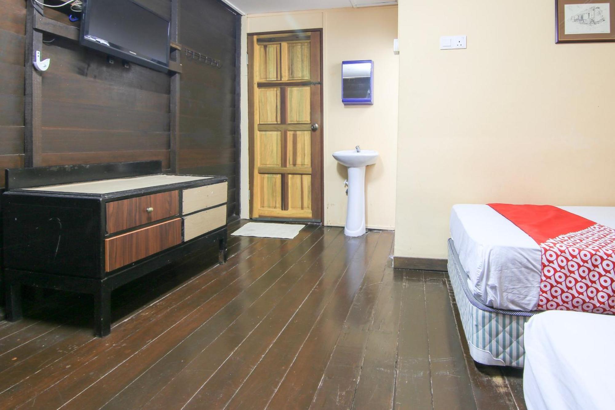 Ombak Inn Chalet Kampung Teluk Nipah Extérieur photo