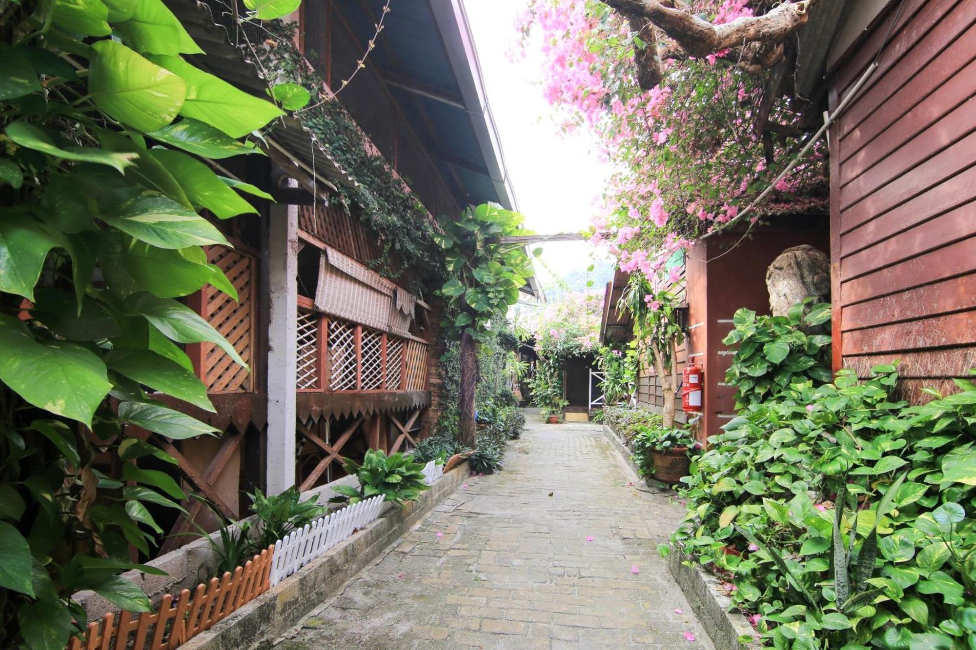 Ombak Inn Chalet Kampung Teluk Nipah Extérieur photo